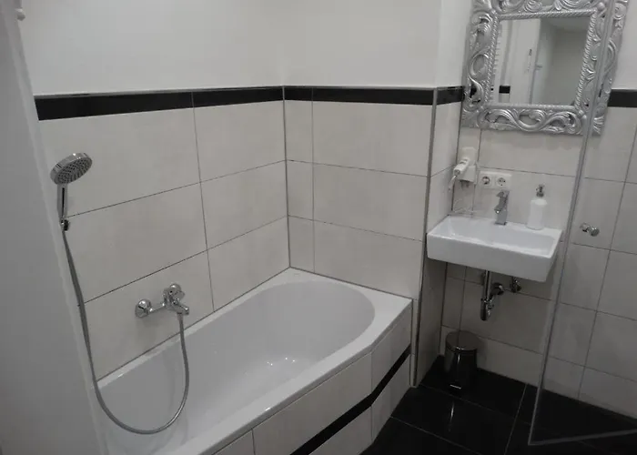 招待所 - Center 3*